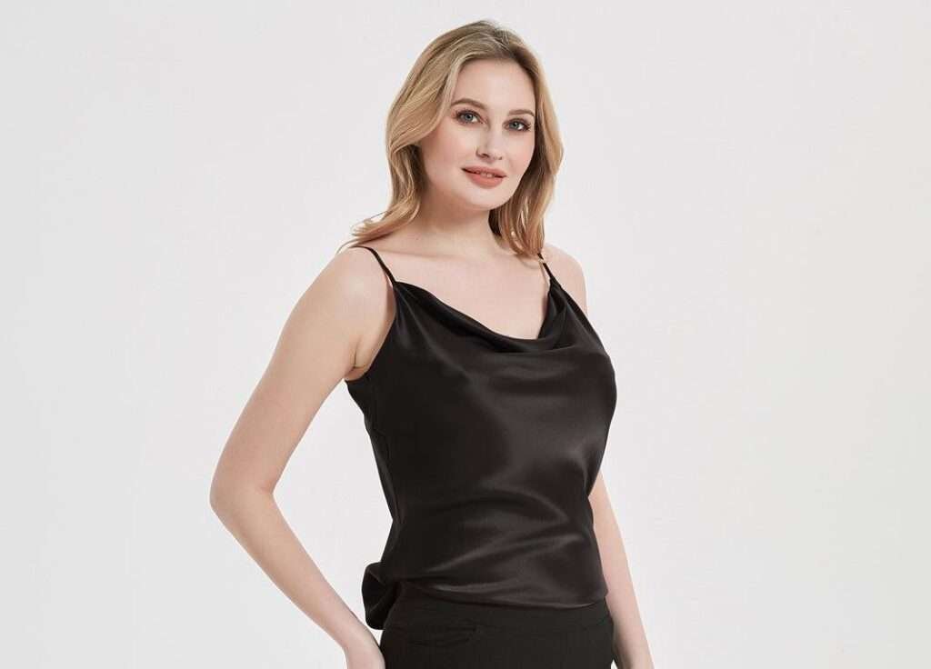 what is a bustier? black satin,black satin corset,black satin bustier,satin corset top black,black corset top satin,corset black satin,satin bustier